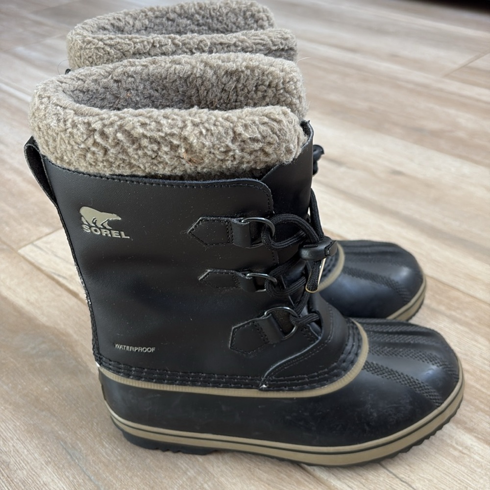 Sorel Yoot Pac Winter Snow Boots with cozy Sherpa Lining size 3